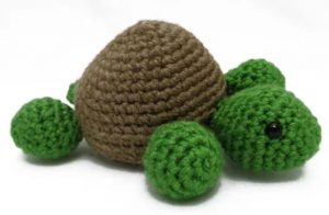 25 Free Amigurumi Turtle Patterns (for Any Skill Level)