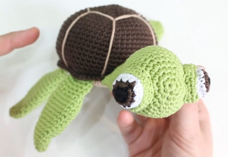 25 Free Amigurumi Turtle Patterns (for Any Skill Level)